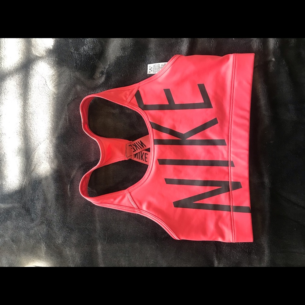 Nike sports bra NWOT